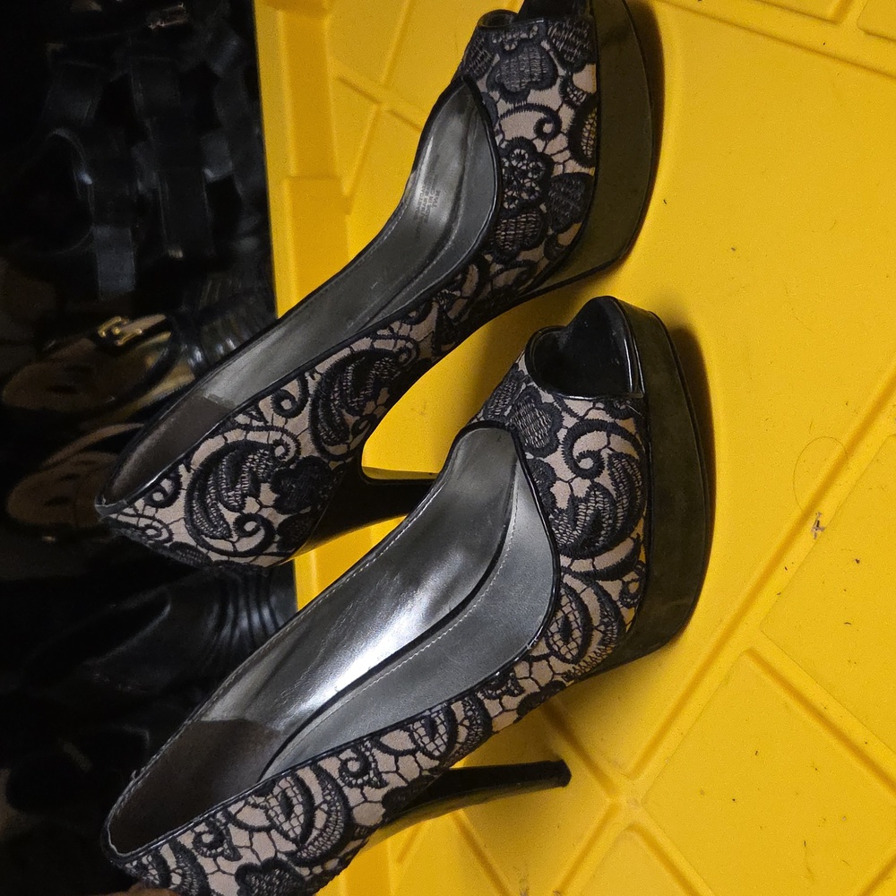 Guess Black and Cream Lace Peep Toe Heels